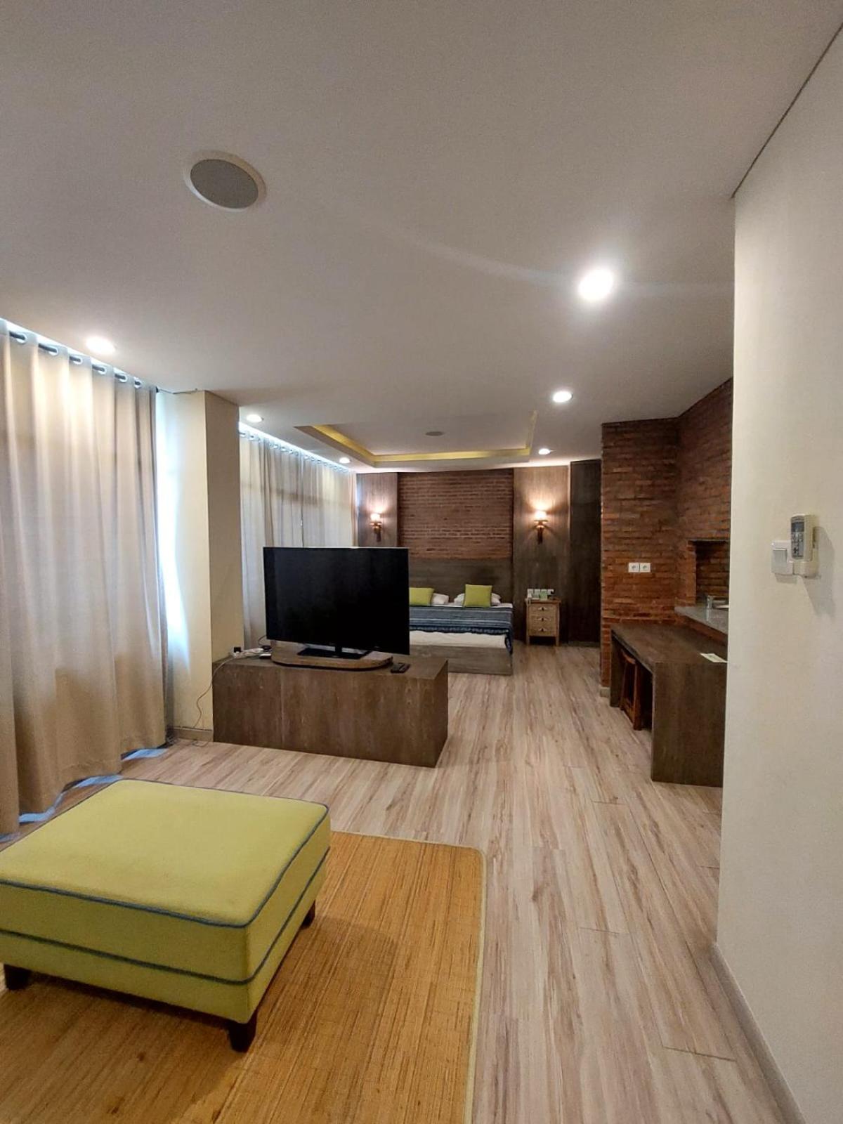 Apartemen Senayan Джакарта Екстериор снимка