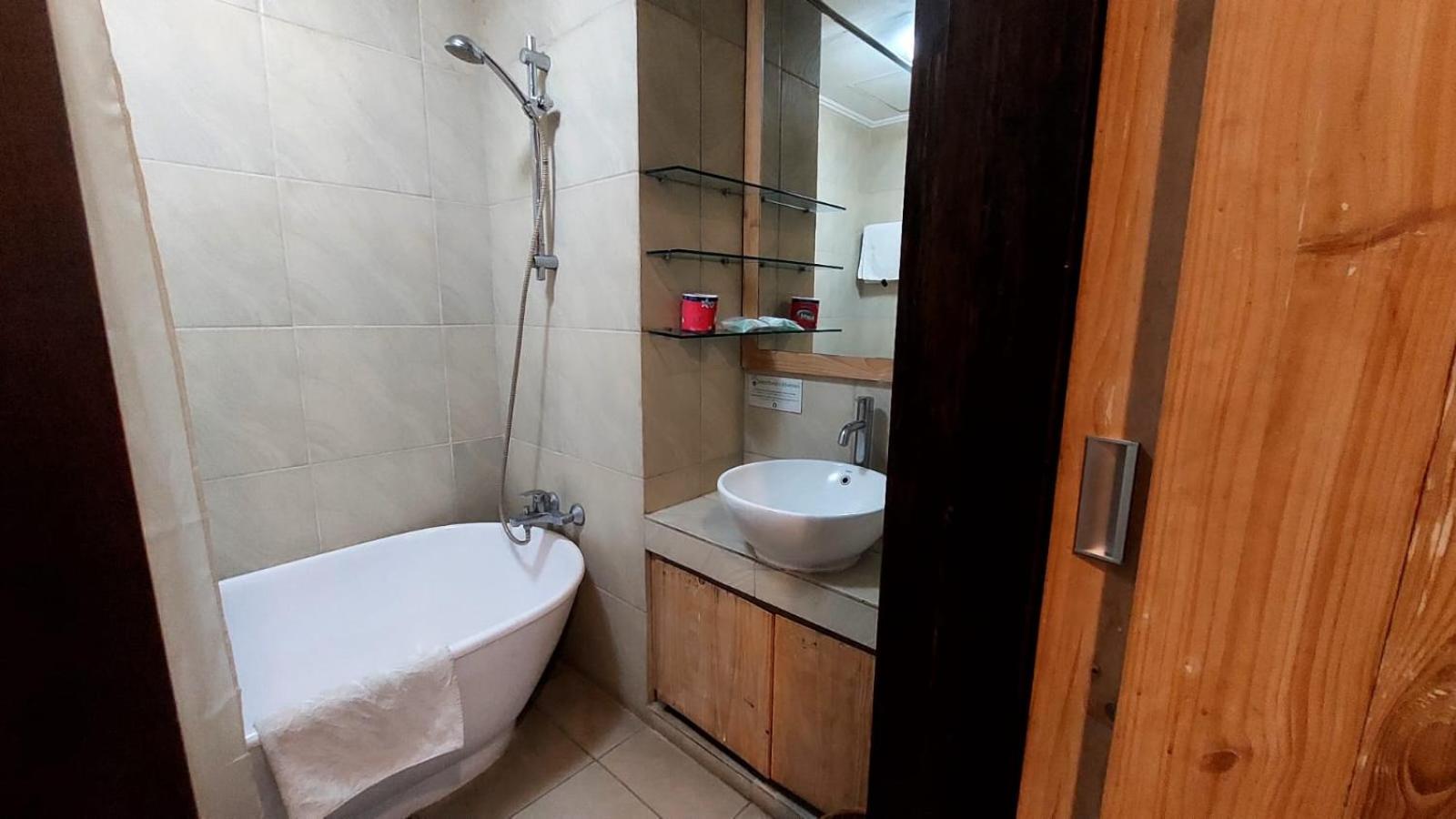 Apartemen Senayan Джакарта Екстериор снимка