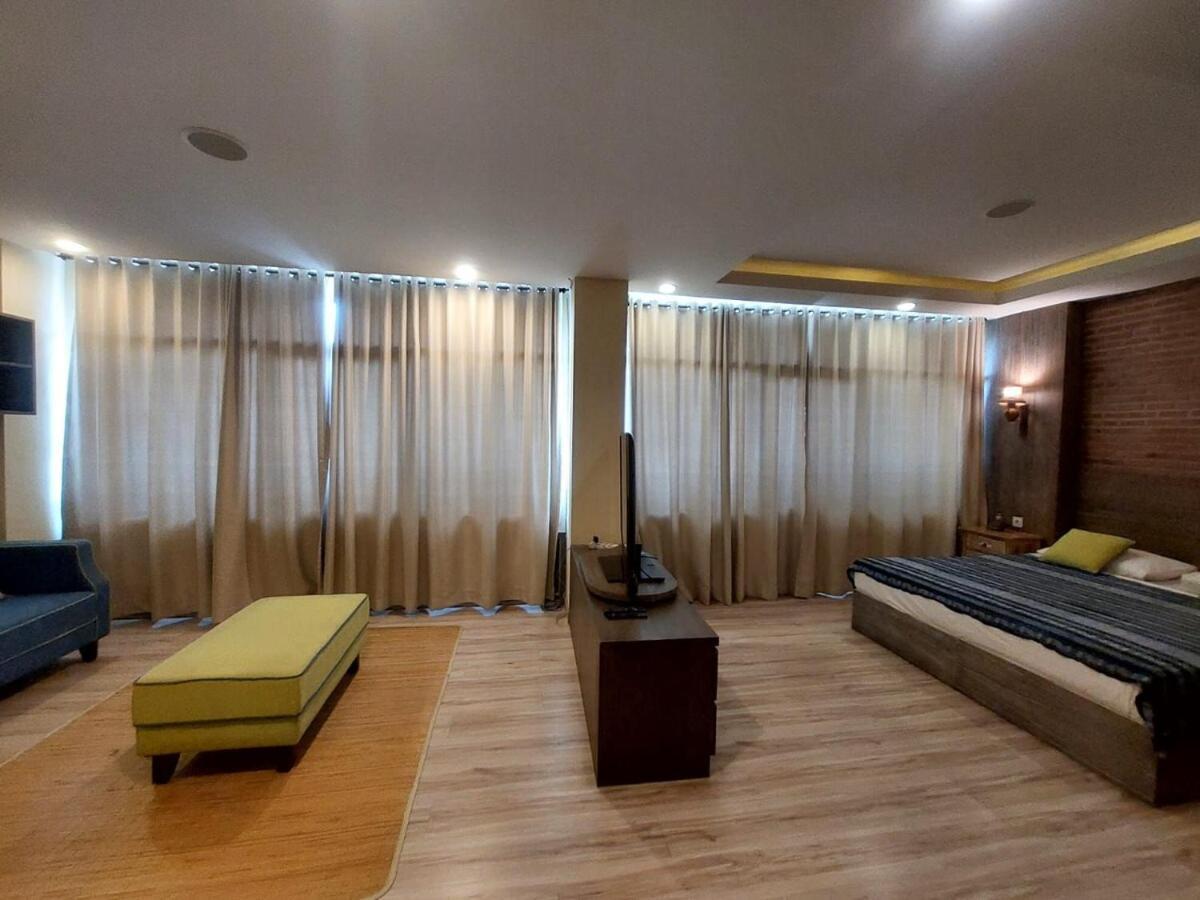 Apartemen Senayan Джакарта Екстериор снимка